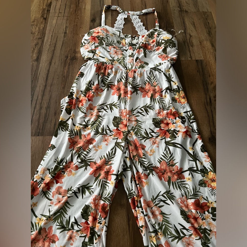 No Boundaries Floral Jumpsuit - Picture 2 of 5